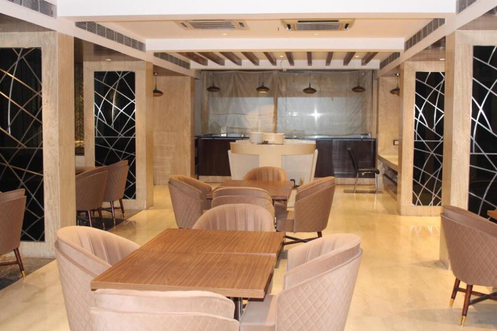 Нойда: Bellmont Hotel Noida