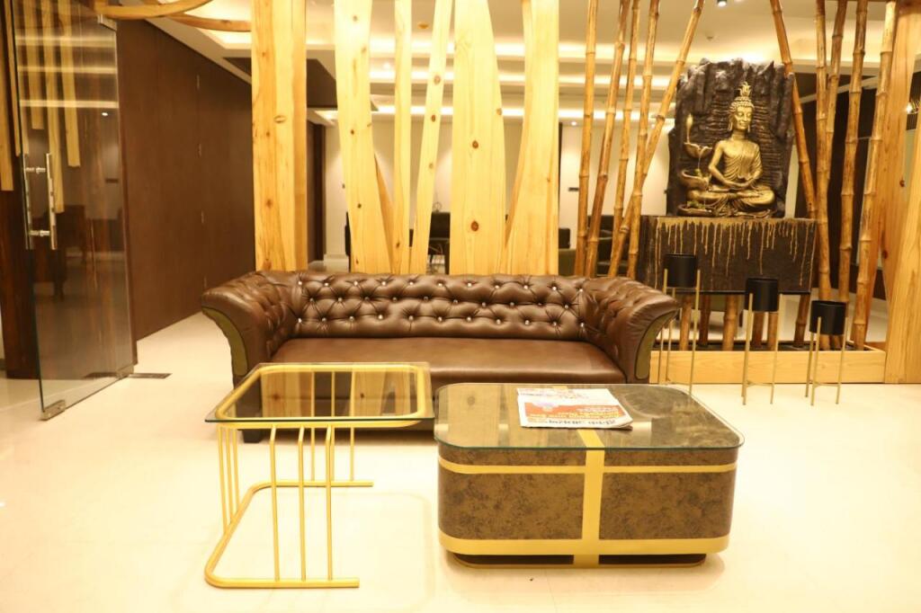 Лакхнау: Hotel Emperio Grand