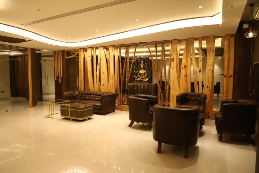 Лакхнау: Hotel Emperio Grand