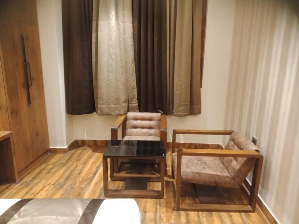 Лакхнау: Hotel Emperio Grand