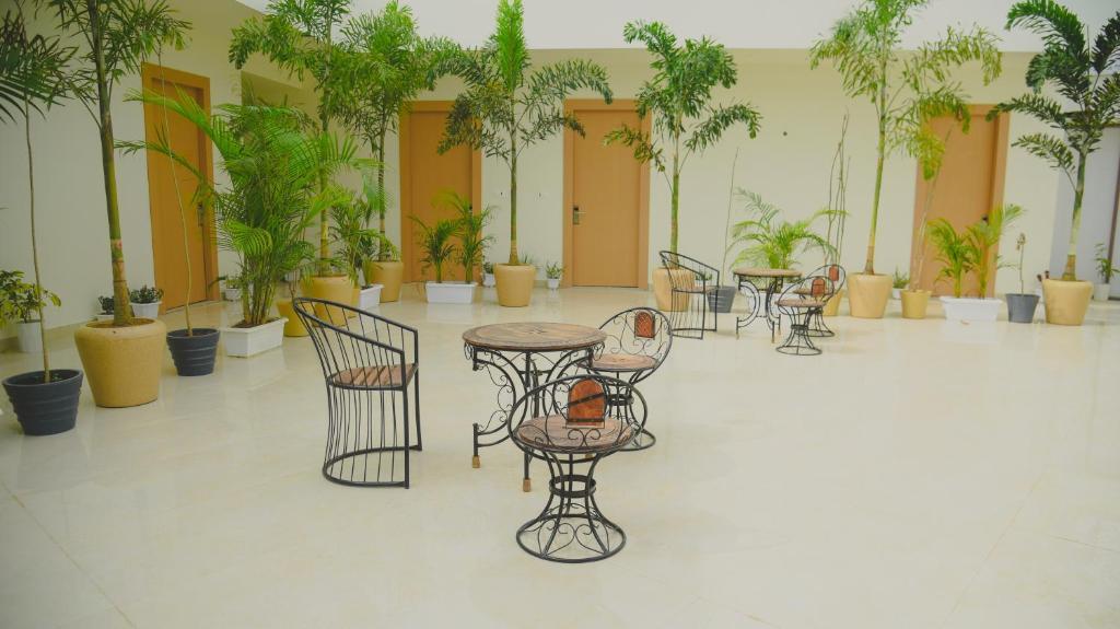 Лакхнау: Santoriini Resort