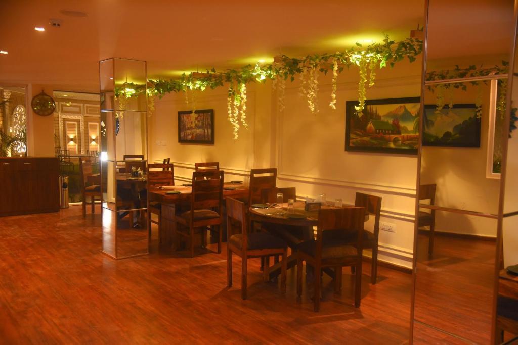 Лакхнау: Santoriini Resort