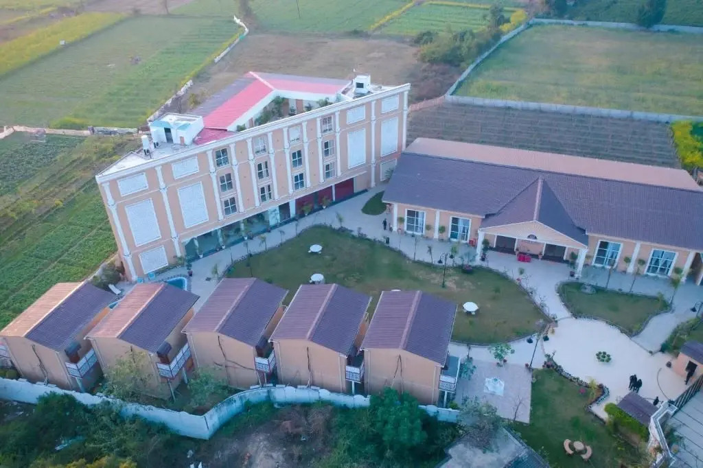 Лакхнау: Santoriini Resort