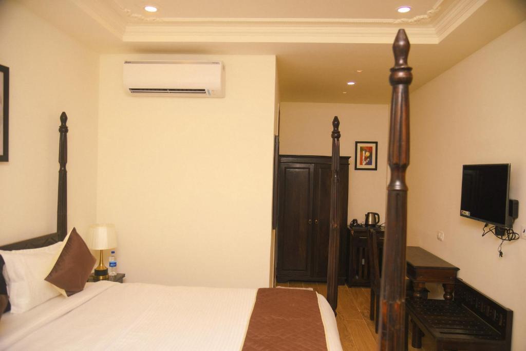 Лакхнау: Santoriini Resort
