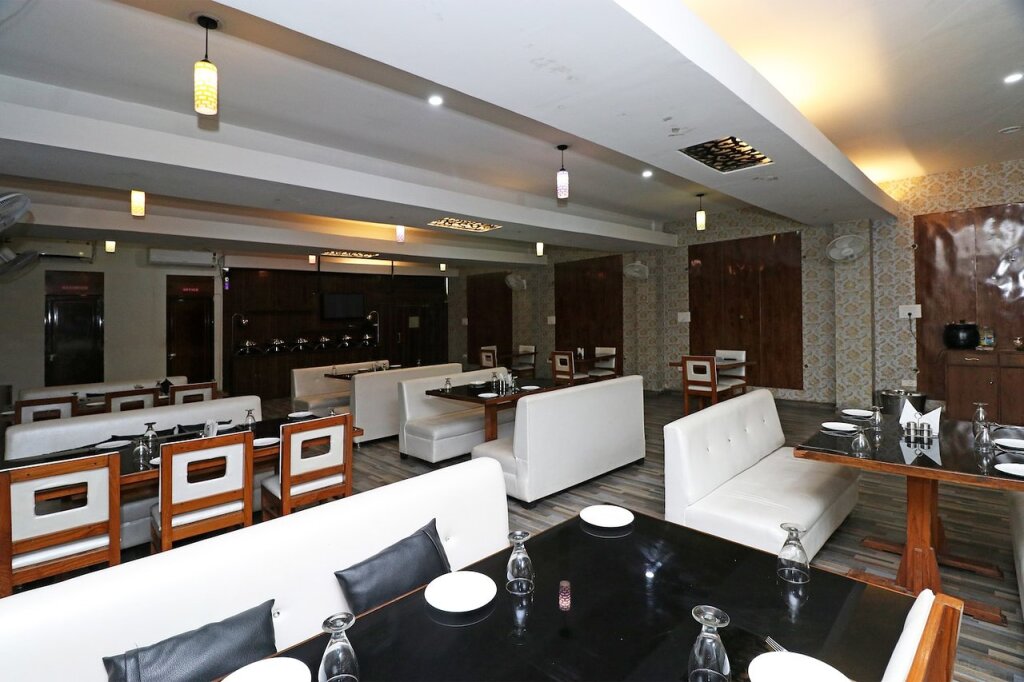 Лакхнау: Hotel Express Inn