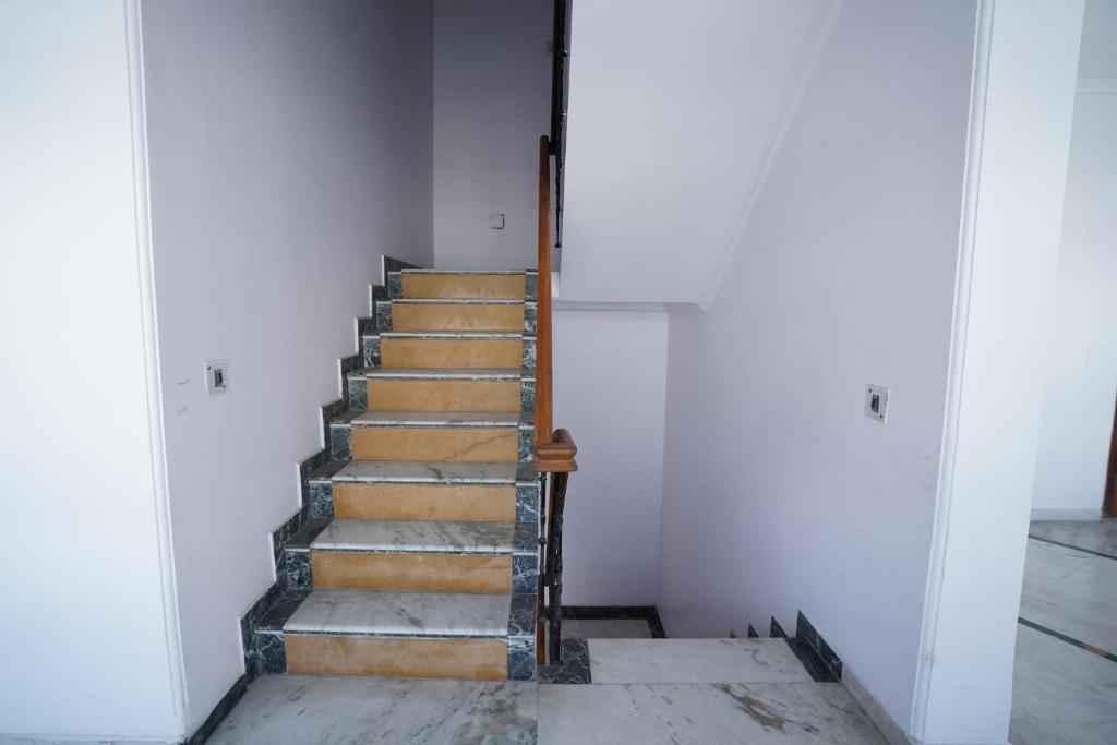 Лакхнау: Shakuntala Palace