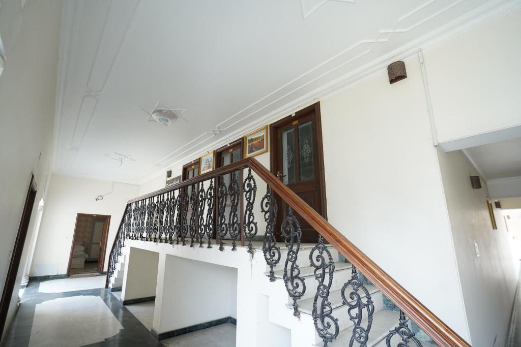 Лакхнау: Shakuntala Palace