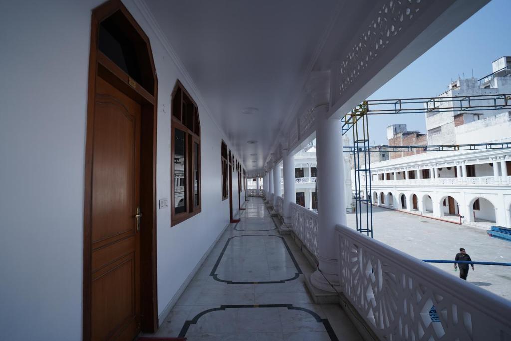 Лакхнау: Shakuntala Palace