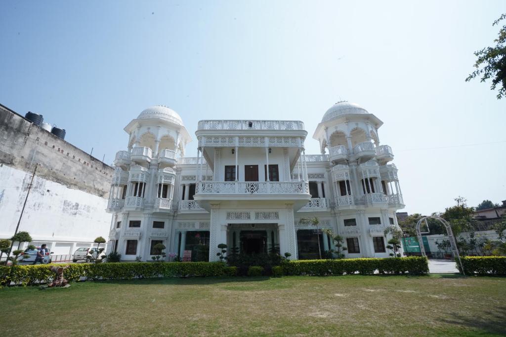 Лакхнау: Shakuntala Palace