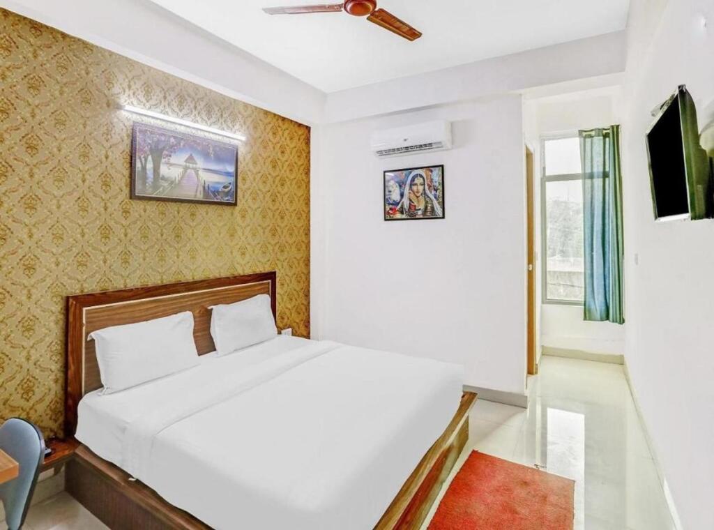 Нойда: Hotel Noida Continental