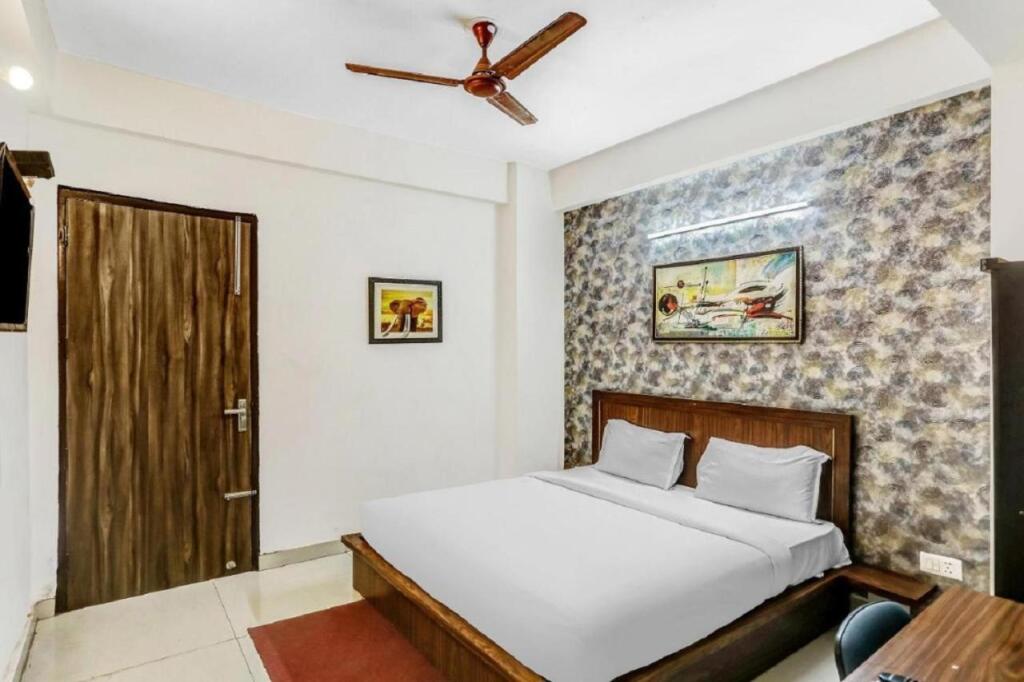 Нойда: Hotel Noida Continental