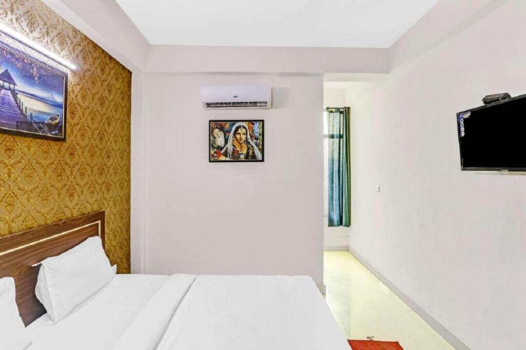 Нойда: Hotel Noida Continental
