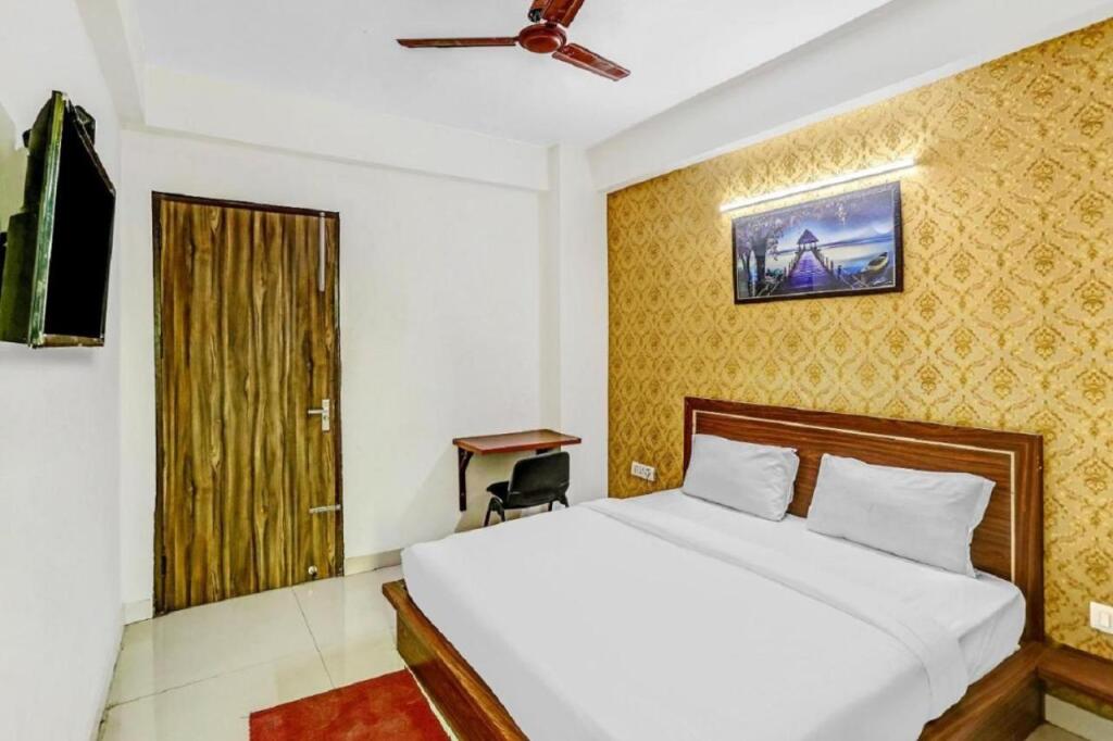 Нойда: Hotel Noida Continental