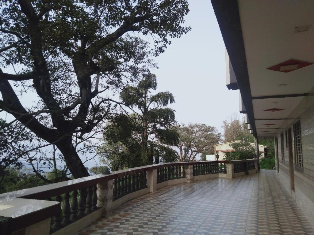 Олд-Махабалешвар: Hotel Panchgani Crown