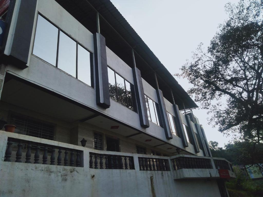 Олд-Махабалешвар: Hotel Panchgani Crown