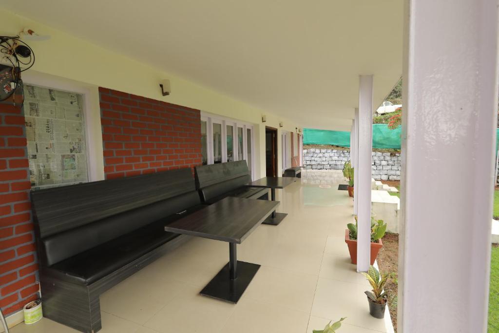 Nilgiris Inn By Lexstays Kotagiri, Ooty — фото 6