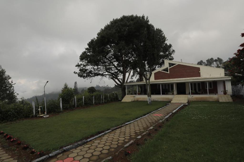 Nilgiris Inn By Lexstays Kotagiri, Ooty — фото 3