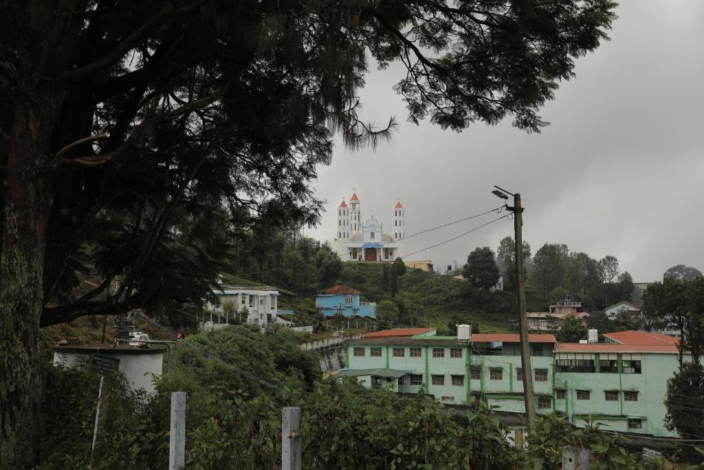 Котагири: Nilgiris Inn By Lexstays Kotagiri, Ooty