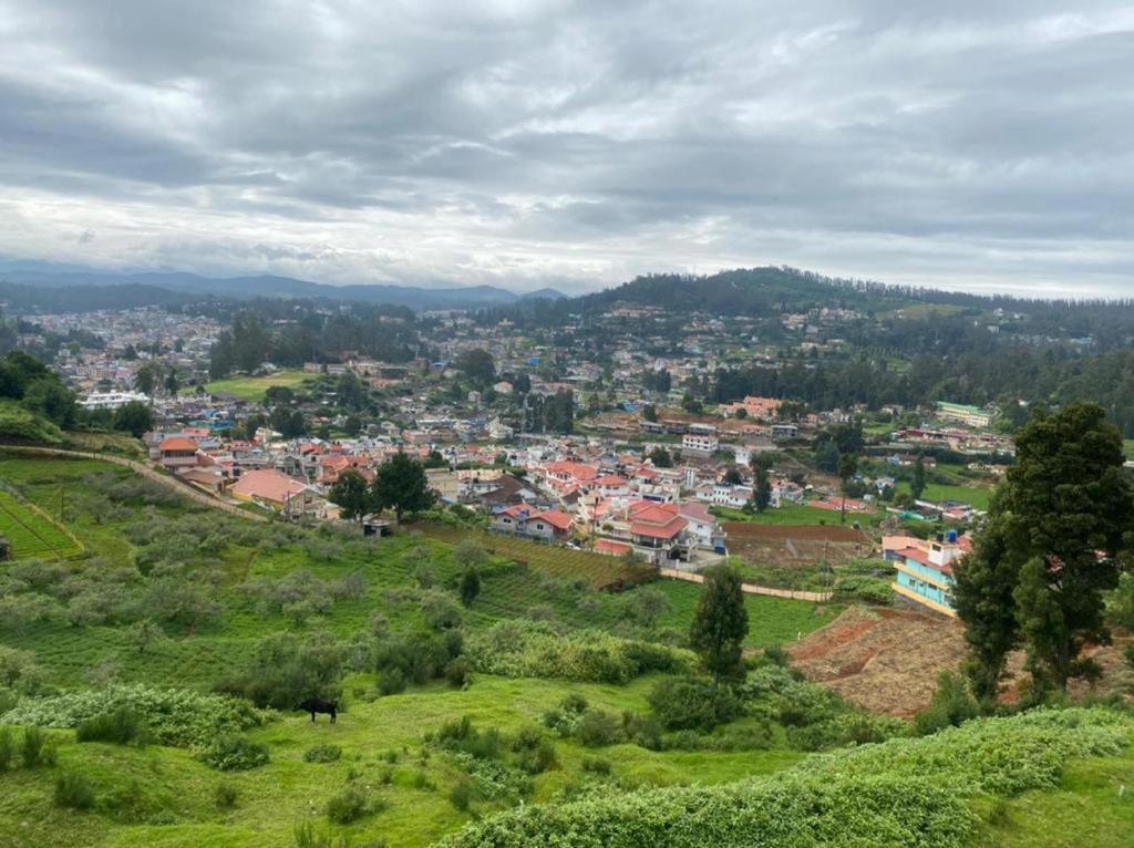 Ути: Se Grand Ooty