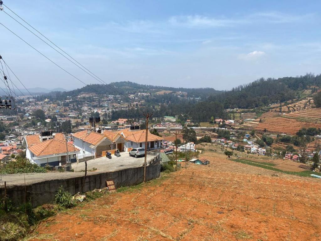 Ути: Se Grand Ooty