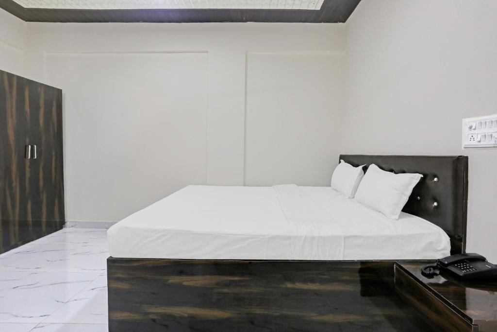 Нави-Мумбай: Hotel Star Inn