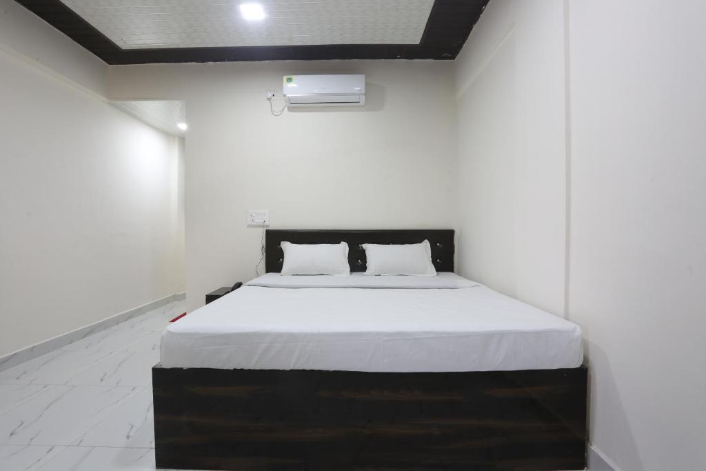 Нави-Мумбай: Hotel Star Inn
