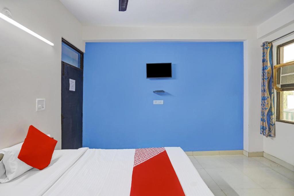 Нойда: OYO 81548 Noida Empire
