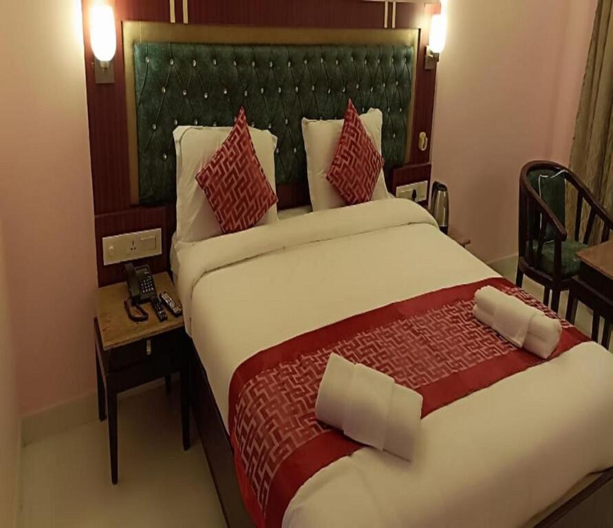 Нагоре: Daffodil Inn