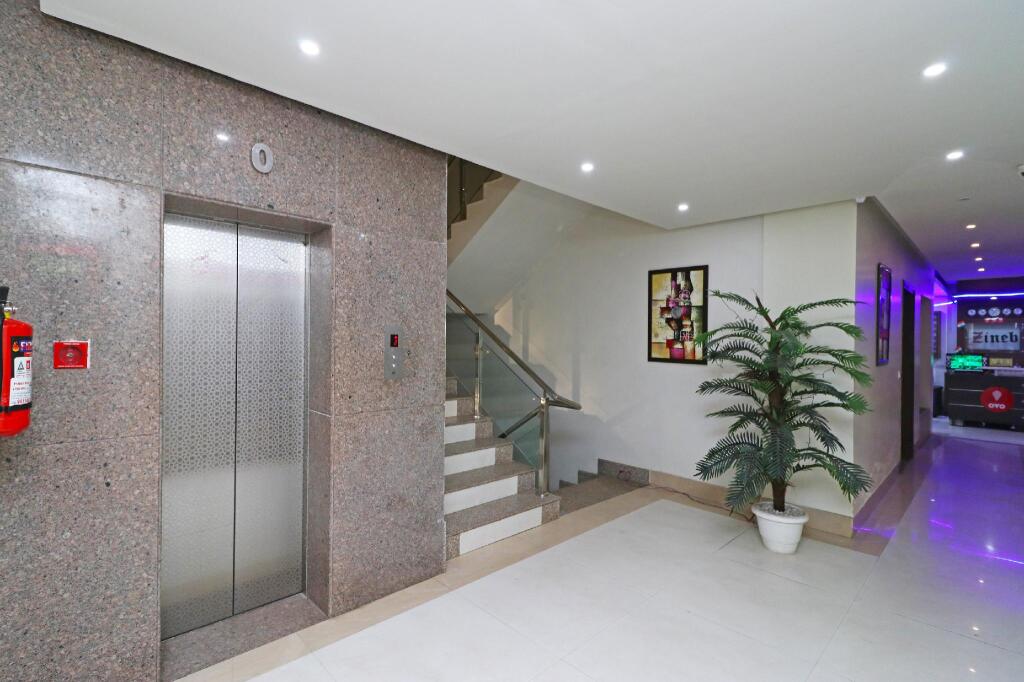 Нойда: Townhouse 581 Noida Sector 122