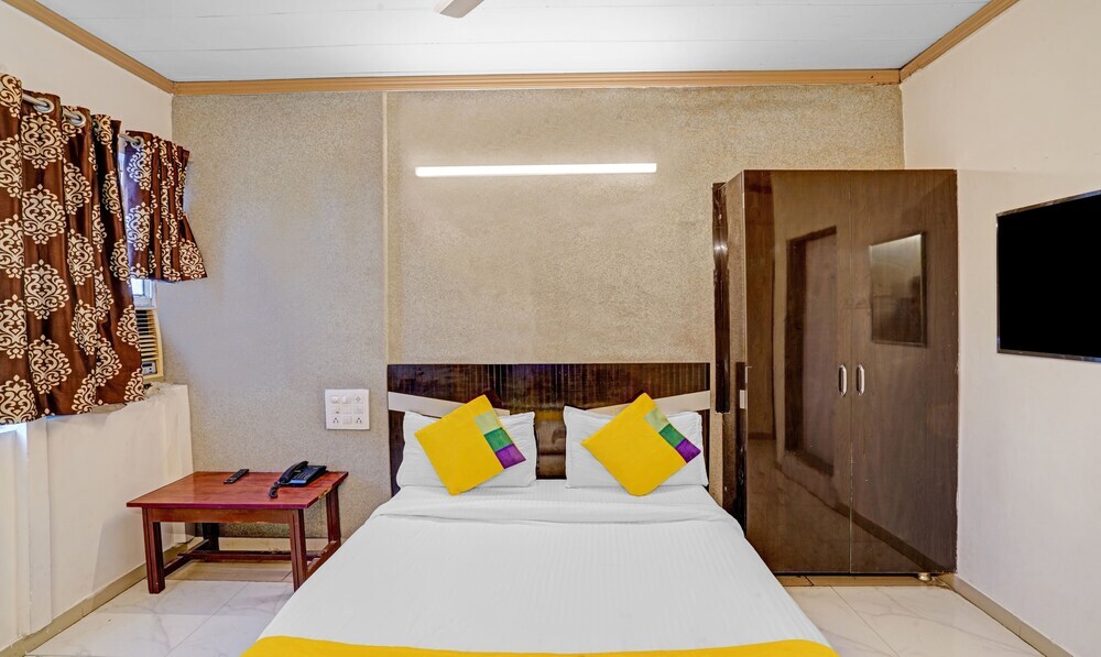 Ахмедабад: Hotel Aakash by Treebo Hotels