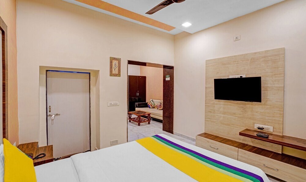 Ахмедабад: Hotel Aakash by Treebo Hotels