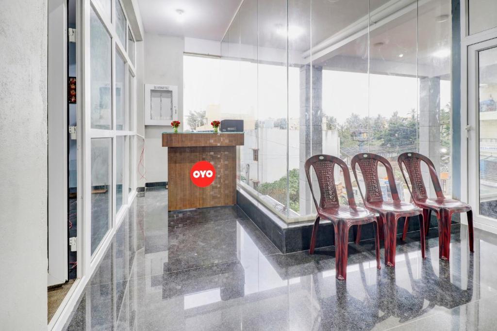 Бангалор: Oyo Flagship 92248 Sai International