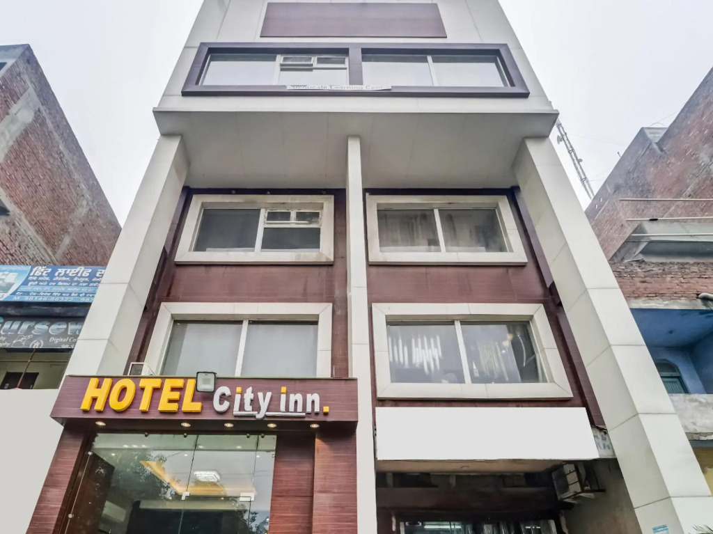 Амритсар: Capital O 85633 Hotel City Inn
