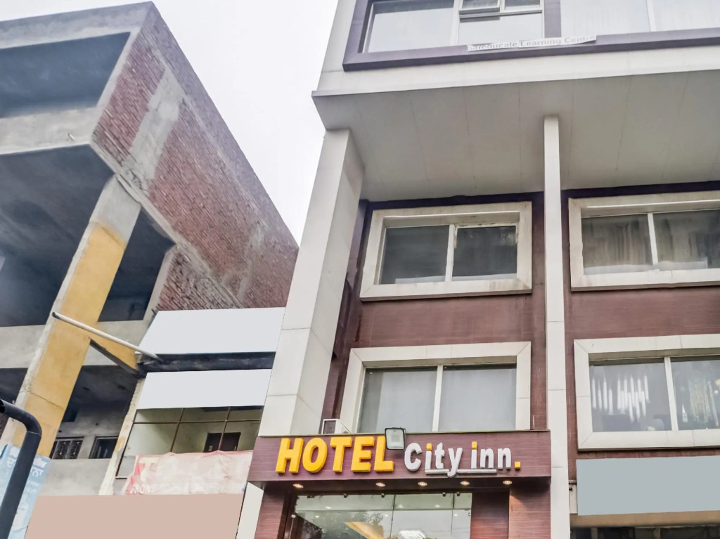 Амритсар: Capital O 85633 Hotel City Inn
