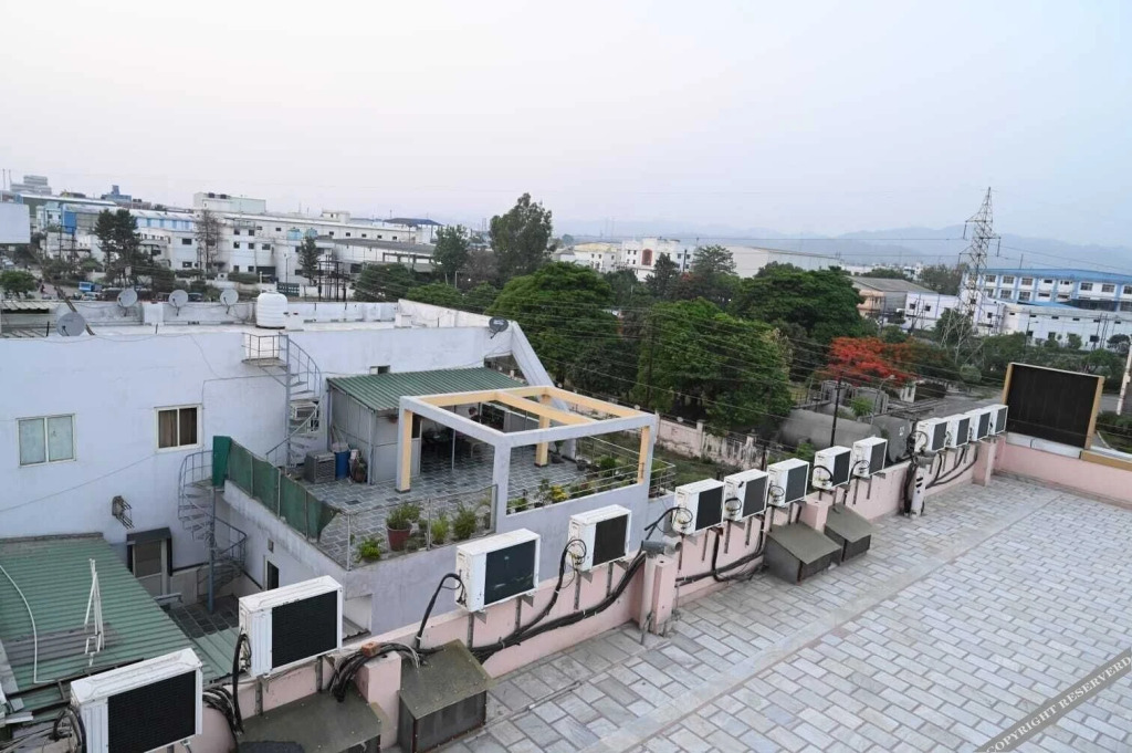 Бахадрабад: Hotel Kedar Ganga