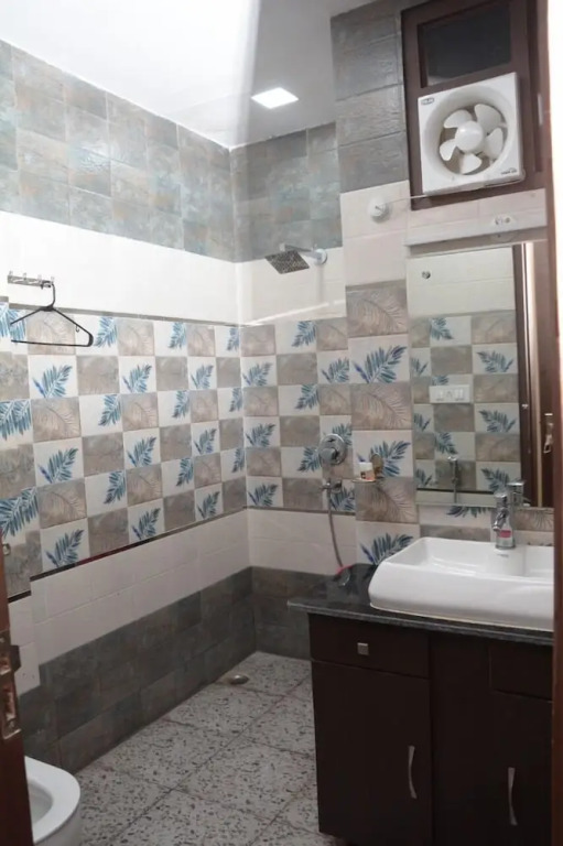 Бахадрабад: Hotel Kiran