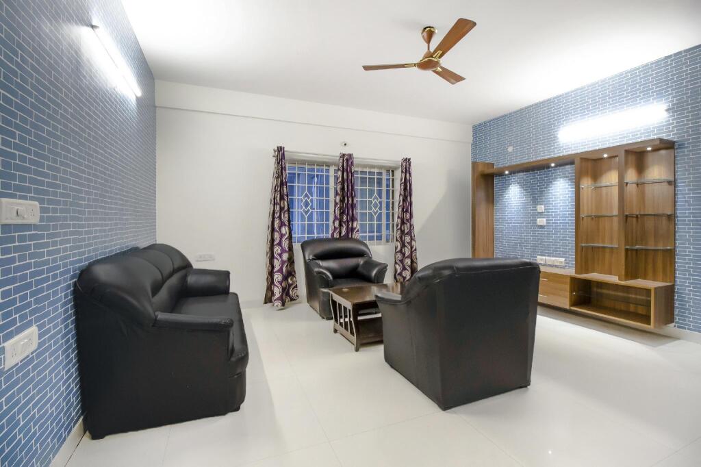 Бангалор: Collection O BLR2460 Sln Suites