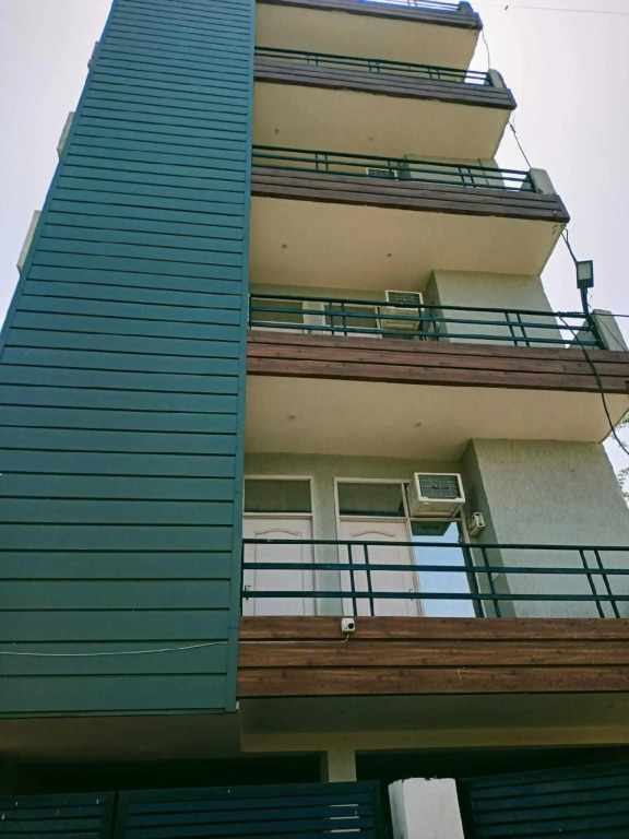 Фаридабад: OYO 90523 Krm Oyo Huom
