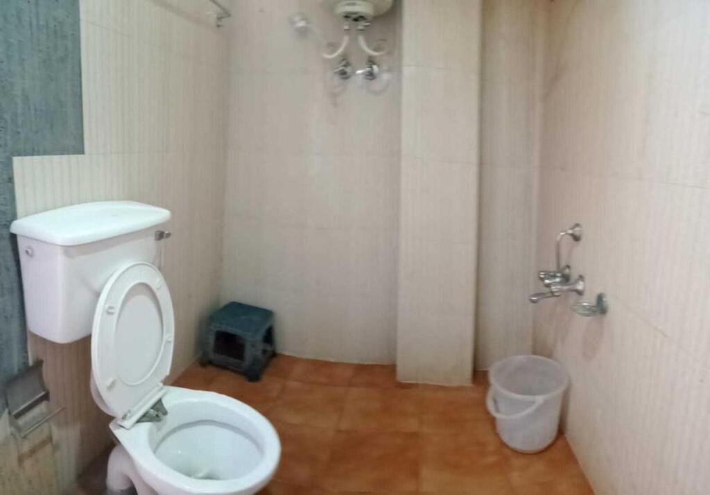 Бхунтар: Spot On Hotel Rudra