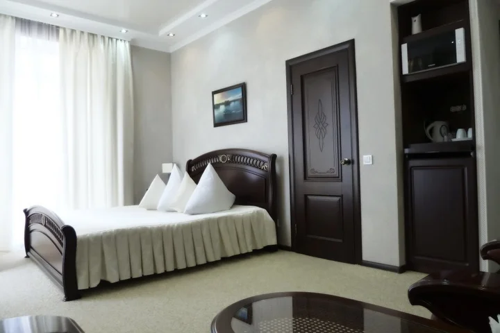 Севастополь: Gostevye nomera v gostinichnom komplekse «Park-Otel»