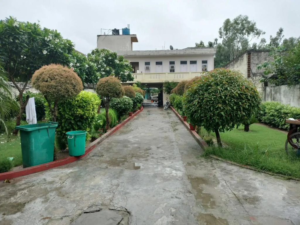 Джаландхар: Oyo 92004 Rajeev Pg Guest House