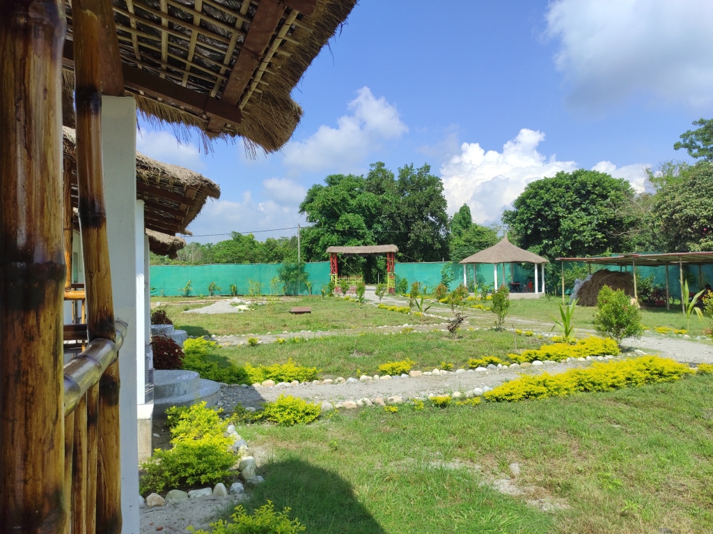 Джиоти Гаон: Homocation Falcon Jungle Resort