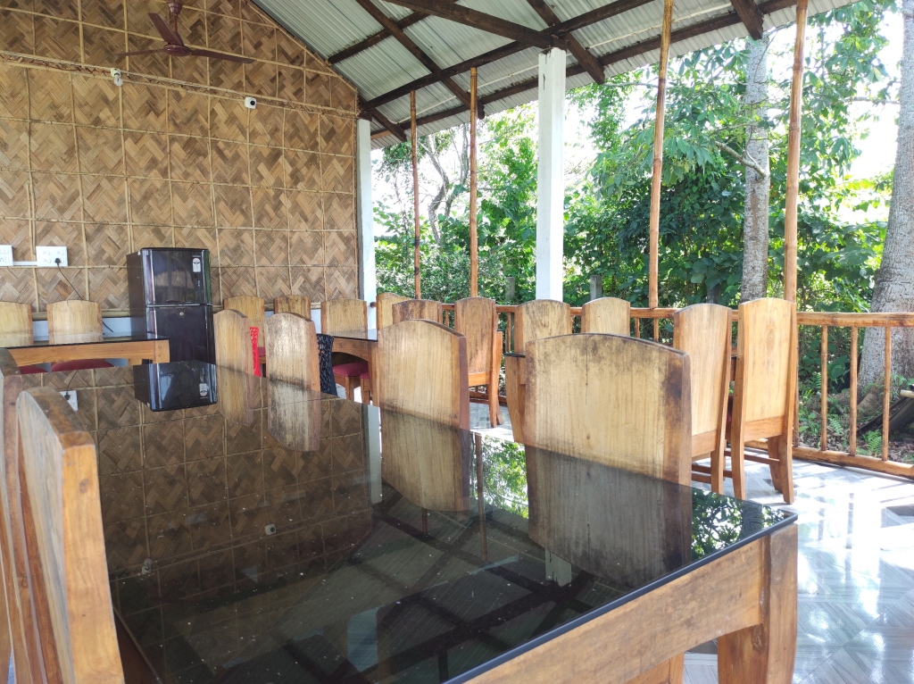 Джиоти Гаон: Homocation Falcon Jungle Resort