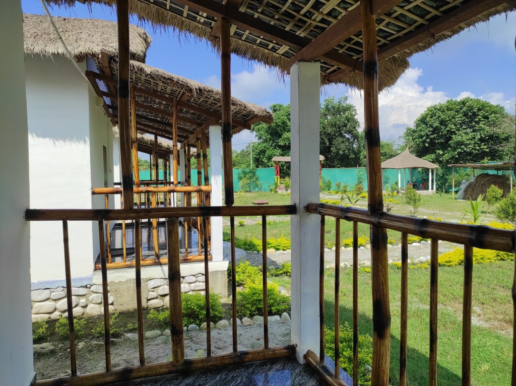 Джиоти Гаон: Homocation Falcon Jungle Resort
