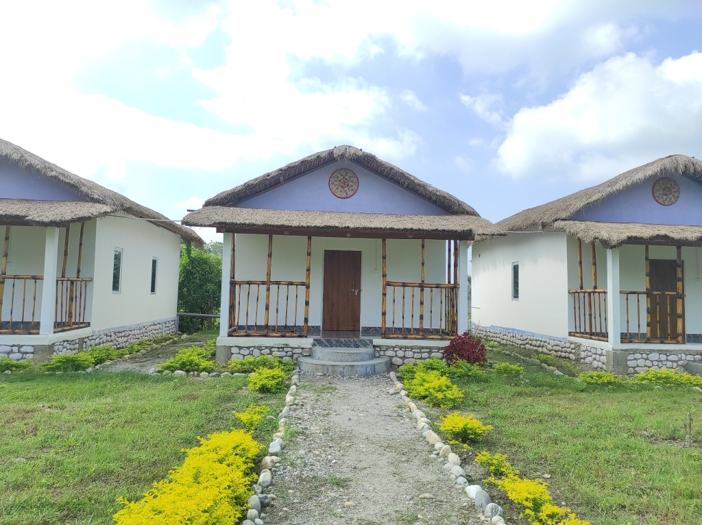 Джиоти Гаон: Homocation Falcon Jungle Resort