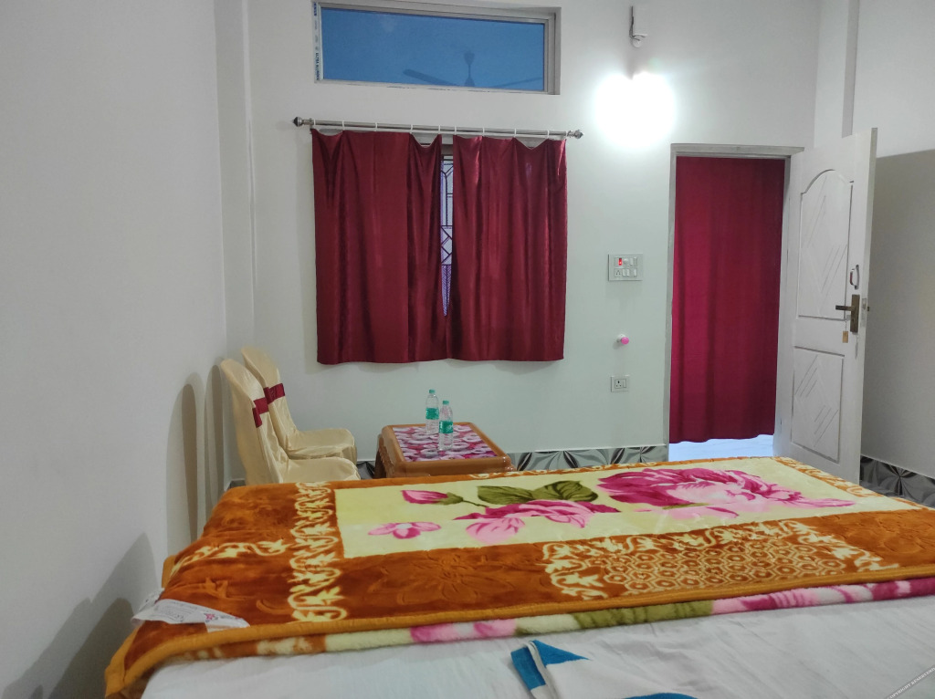 Джиоти Гаон: Homecation Manas River Rock Lodge