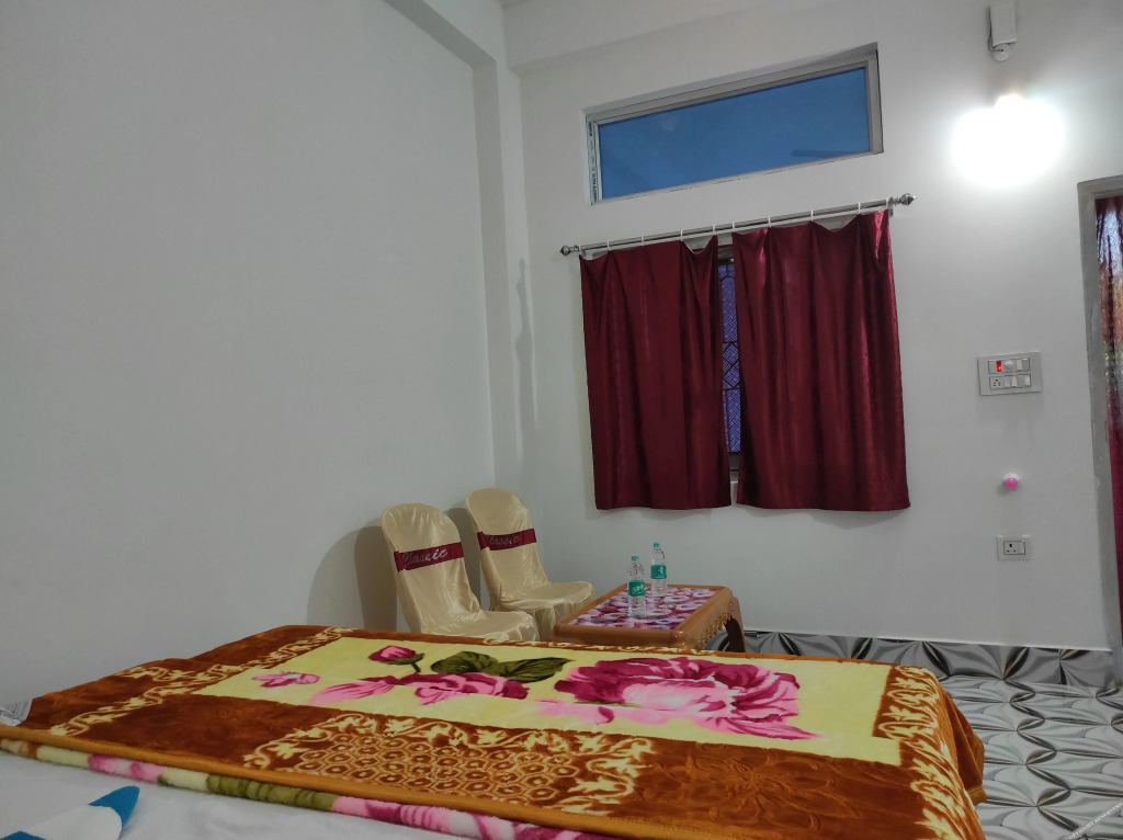 Джиоти Гаон: Homecation Manas River Rock Lodge