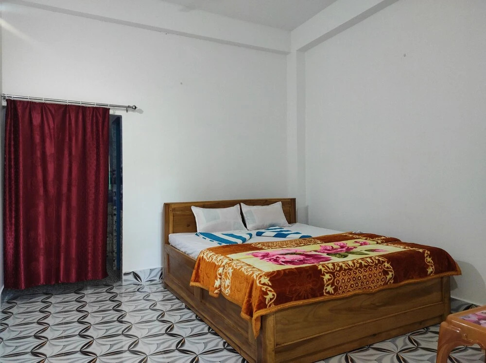 Джиоти Гаон: Homecation Manas River Rock Lodge