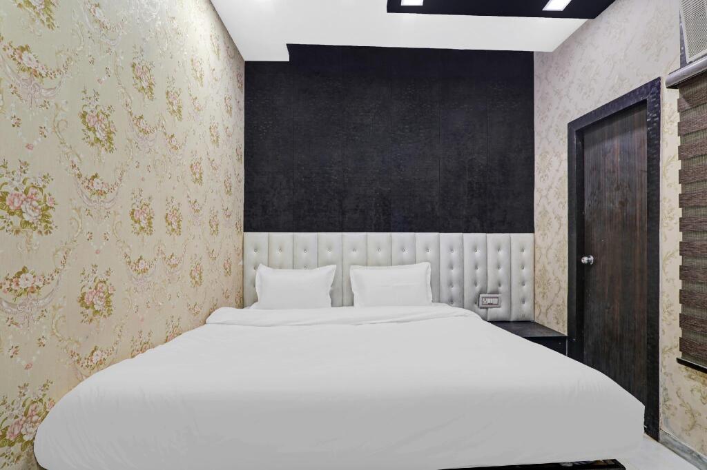 Канпур: Capital O 85681 Hotel Shree