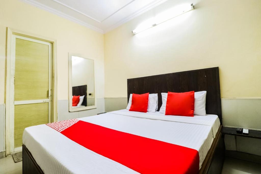 Лудхиана: Oyo Flagship 92815 Hotel Rising Sun